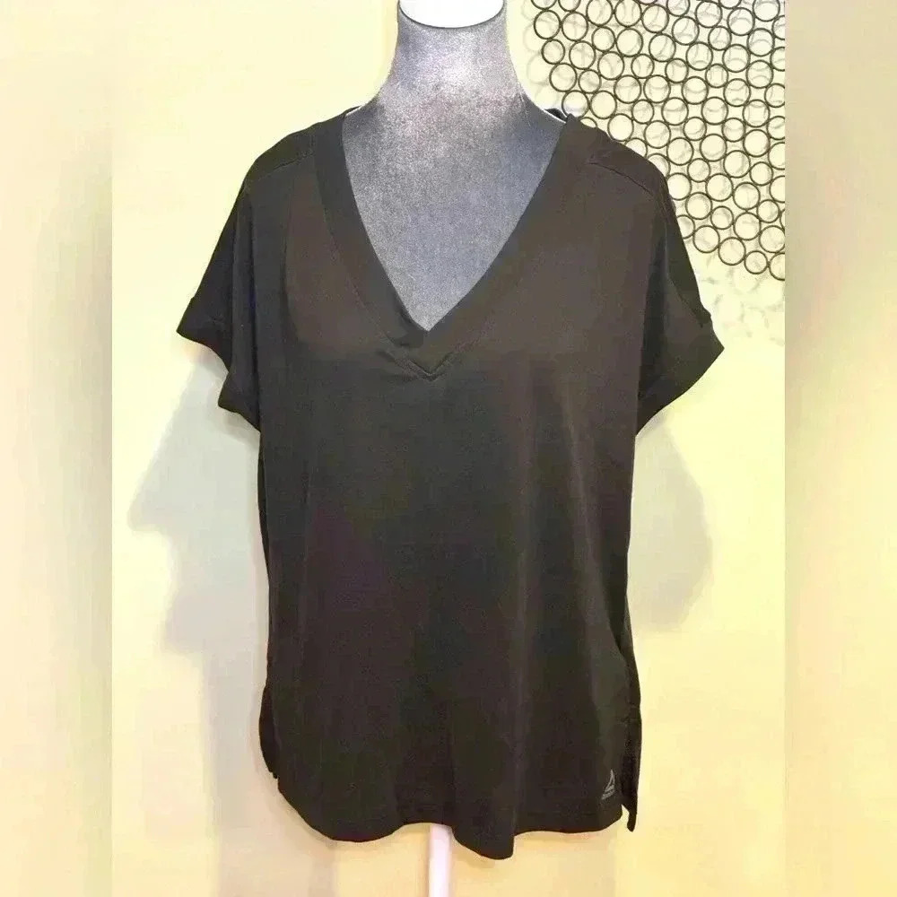 Reebok - V neck black short sleeve t-shirt supremium wicking - Large